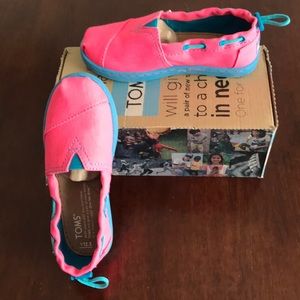 TOMS shoes size 12.5 Youth